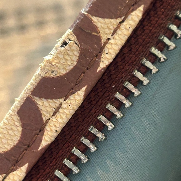 Coach Brown and Cream Shoulder Bag with Signature Design - Picture 8 of 10